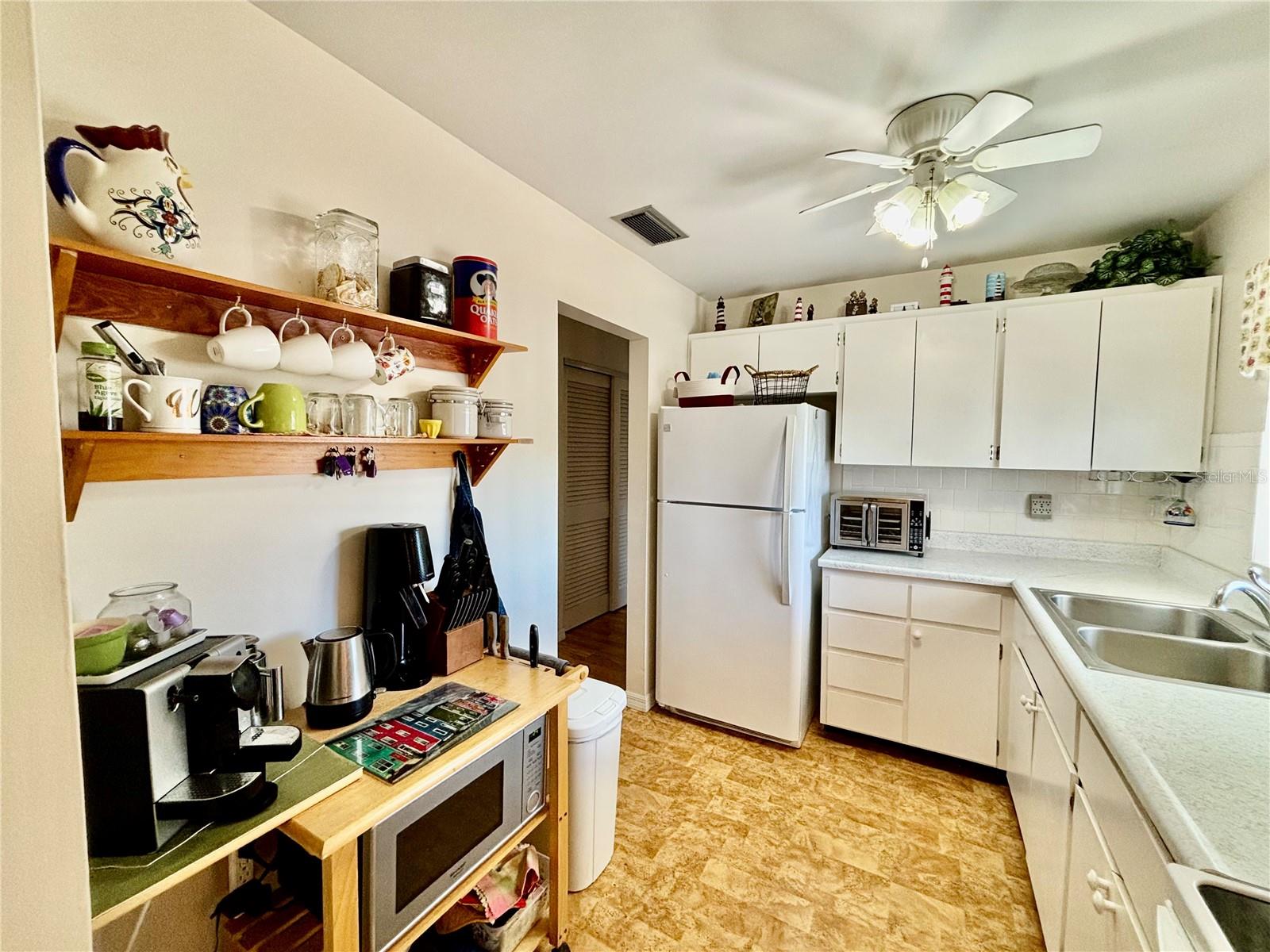 1633 LEISURE DR #M-37, BRADENTON, FL, 34207