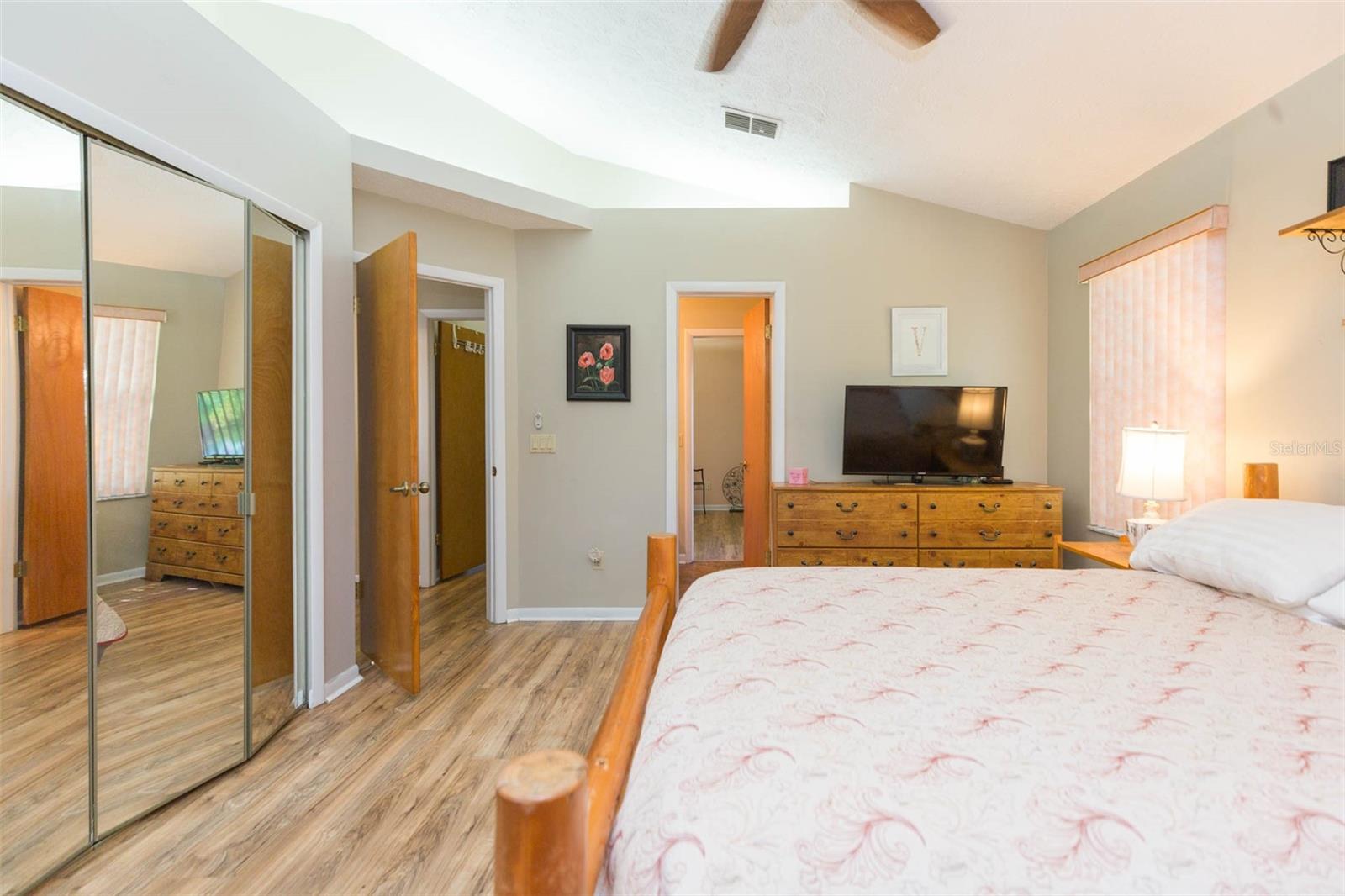 15814 HAMPTON VILLAGE DR, TAMPA, FL, 33618