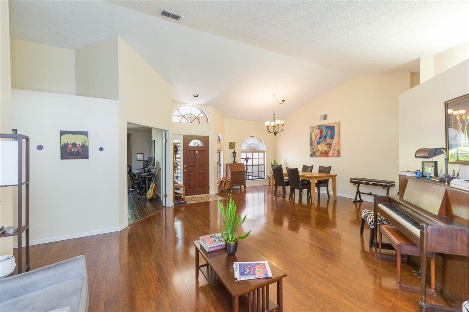 15814 HAMPTON VILLAGE DR, TAMPA, FL, 33618