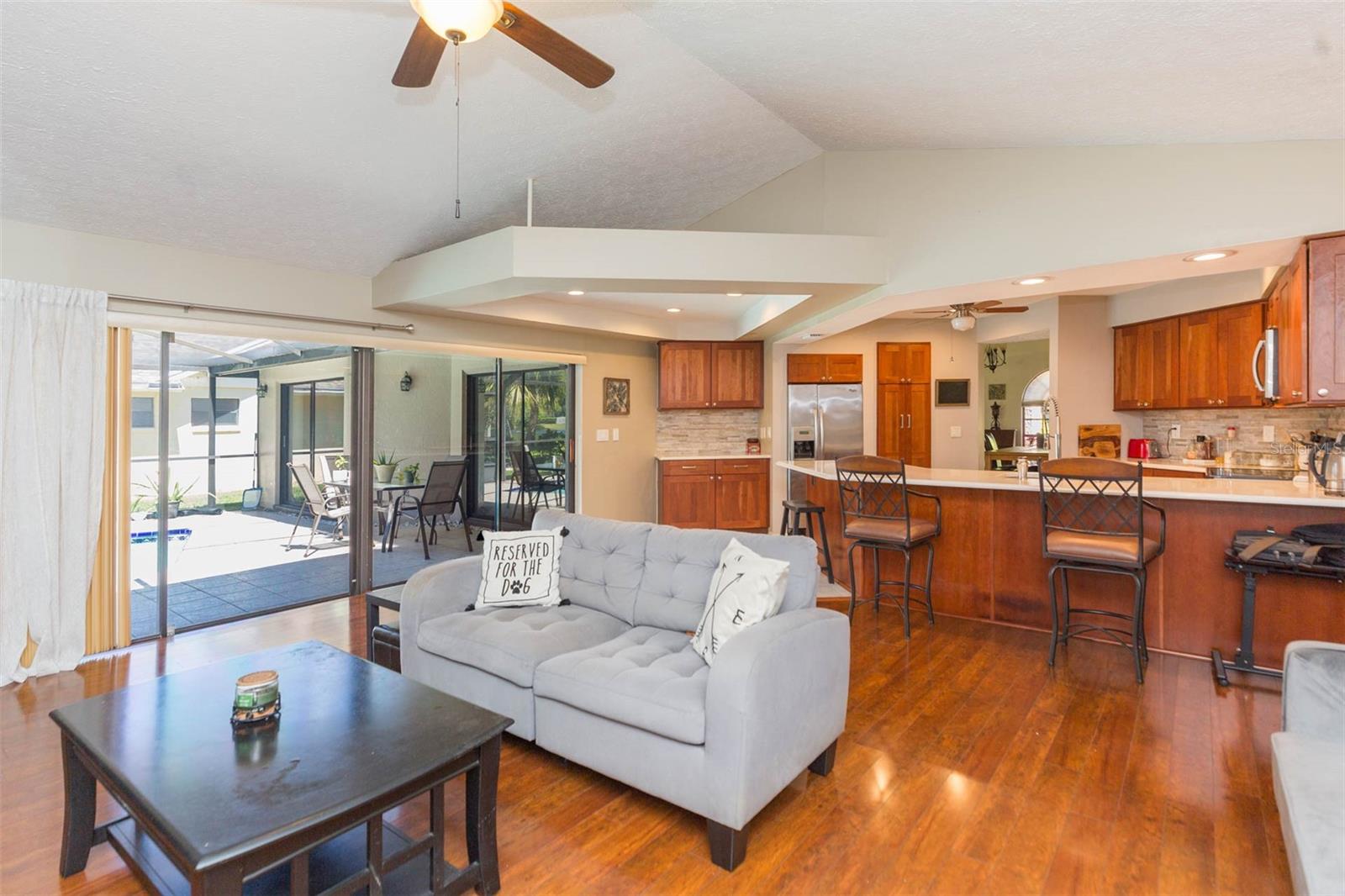 15814 HAMPTON VILLAGE DR, TAMPA, FL, 33618
