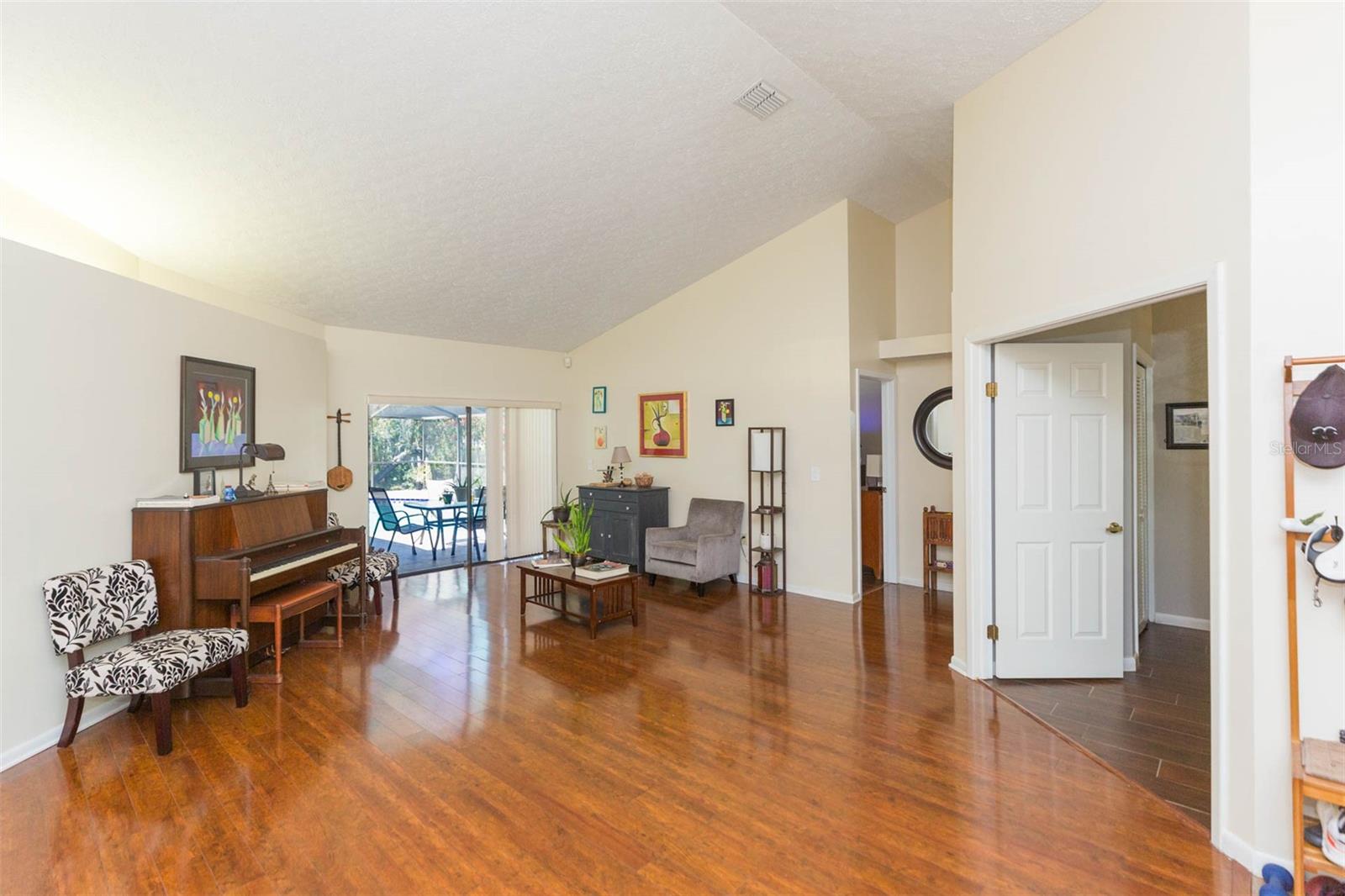 15814 HAMPTON VILLAGE DR, TAMPA, FL, 33618