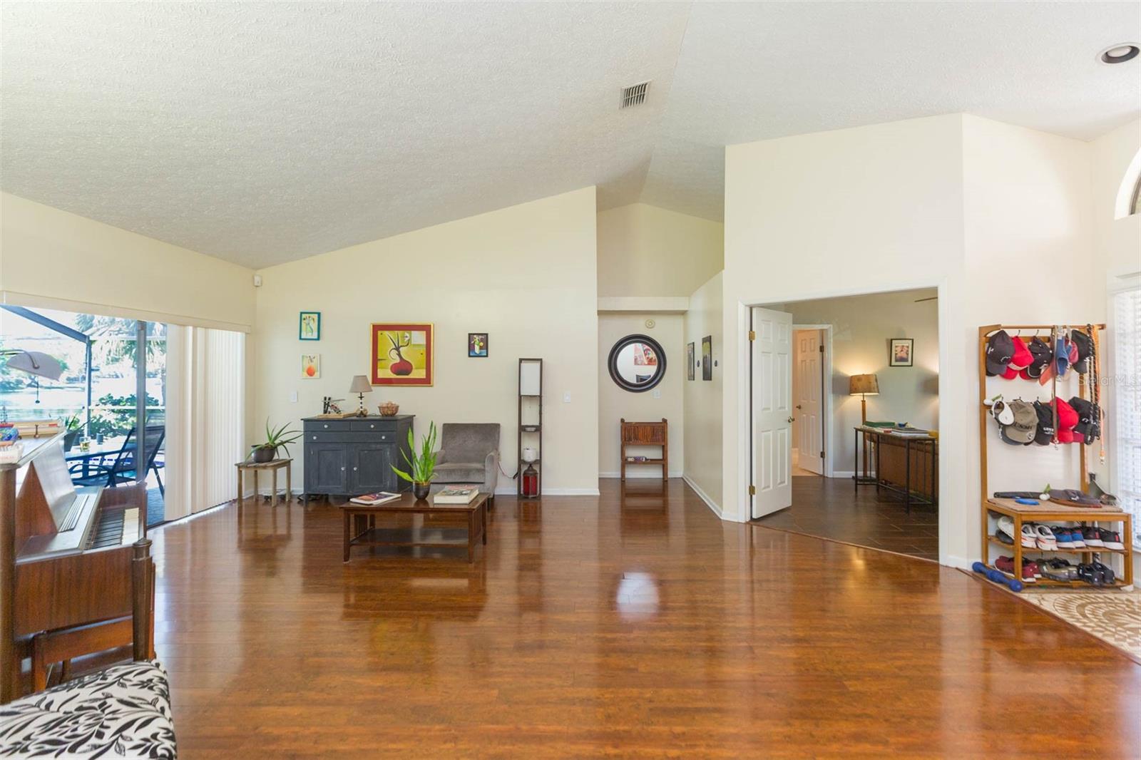 15814 HAMPTON VILLAGE DR, TAMPA, FL, 33618