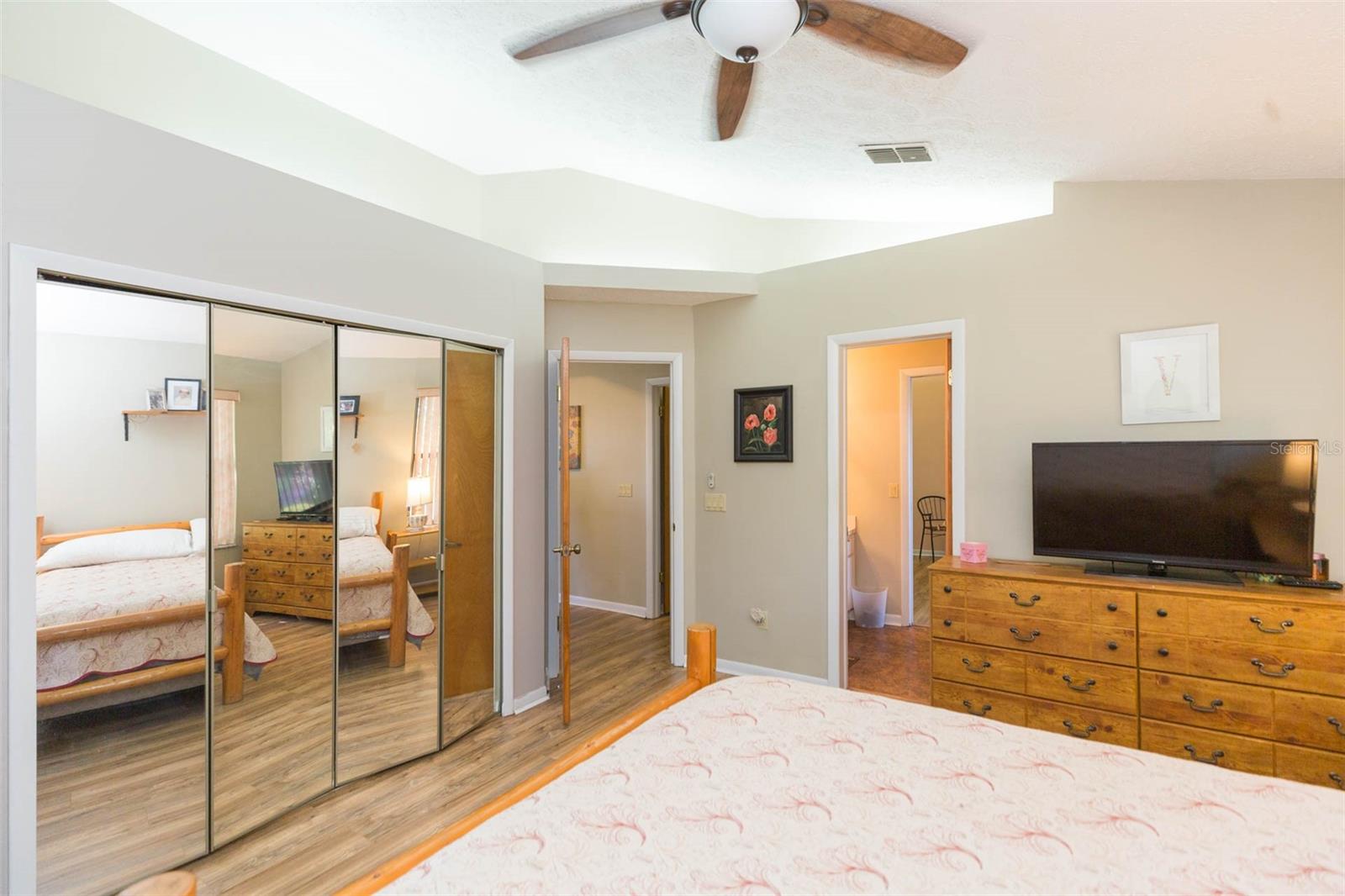 15814 HAMPTON VILLAGE DR, TAMPA, FL, 33618