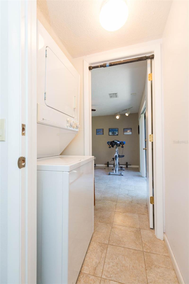 15814 HAMPTON VILLAGE DR, TAMPA, FL, 33618