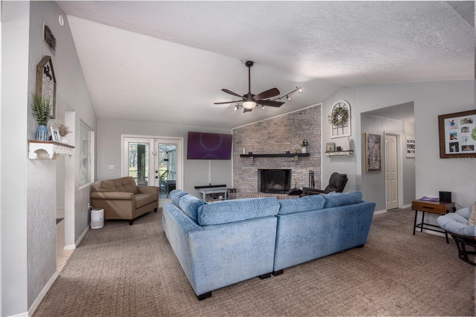 3670 NW 20TH AVE, BELL, FL, 32619