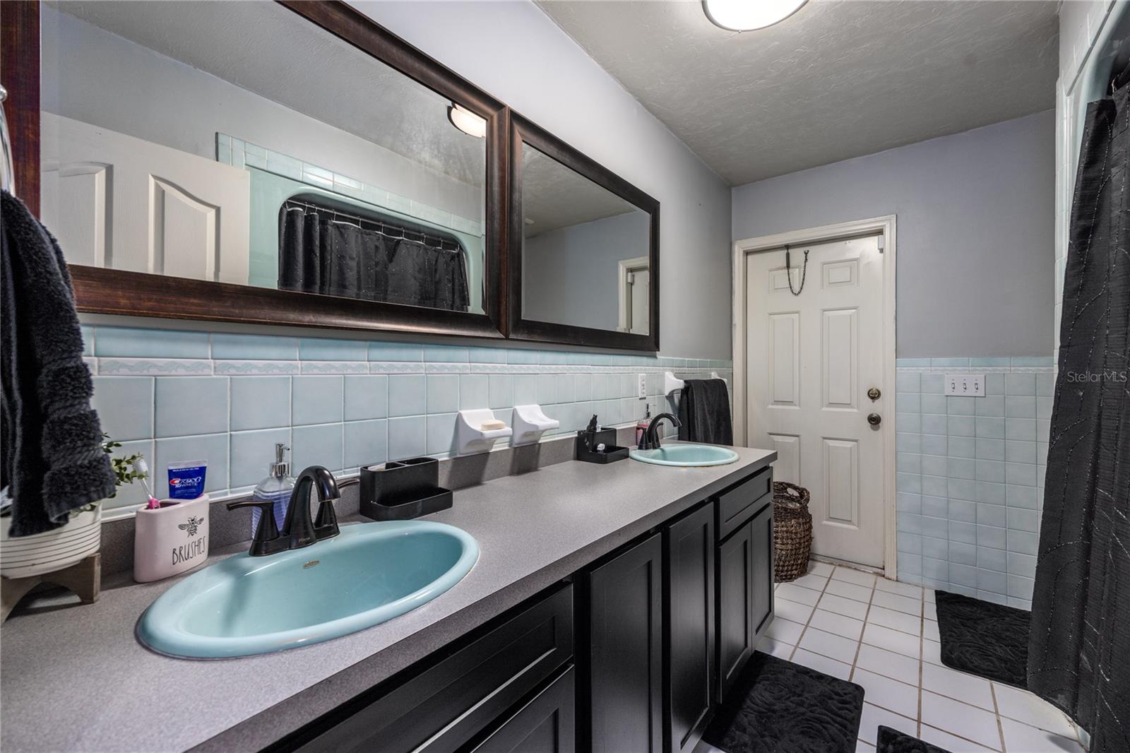 3670 NW 20TH AVE, BELL, FL, 32619