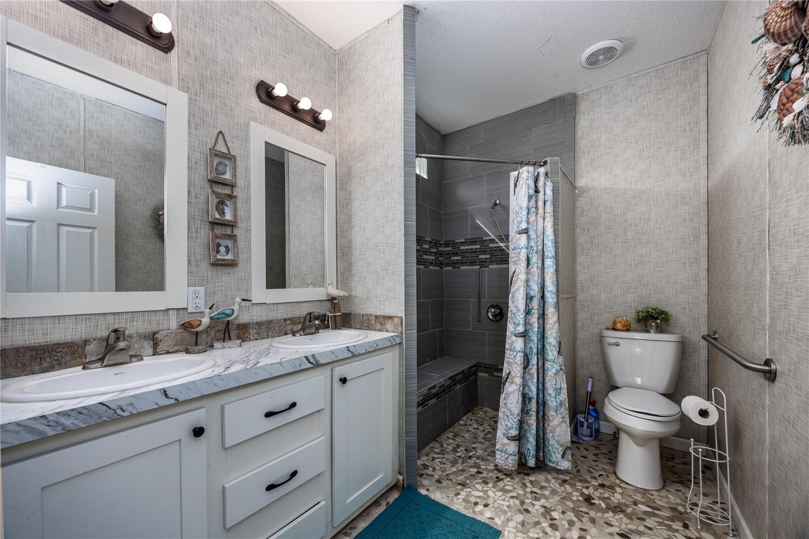 3670 NW 20TH AVE, BELL, FL, 32619