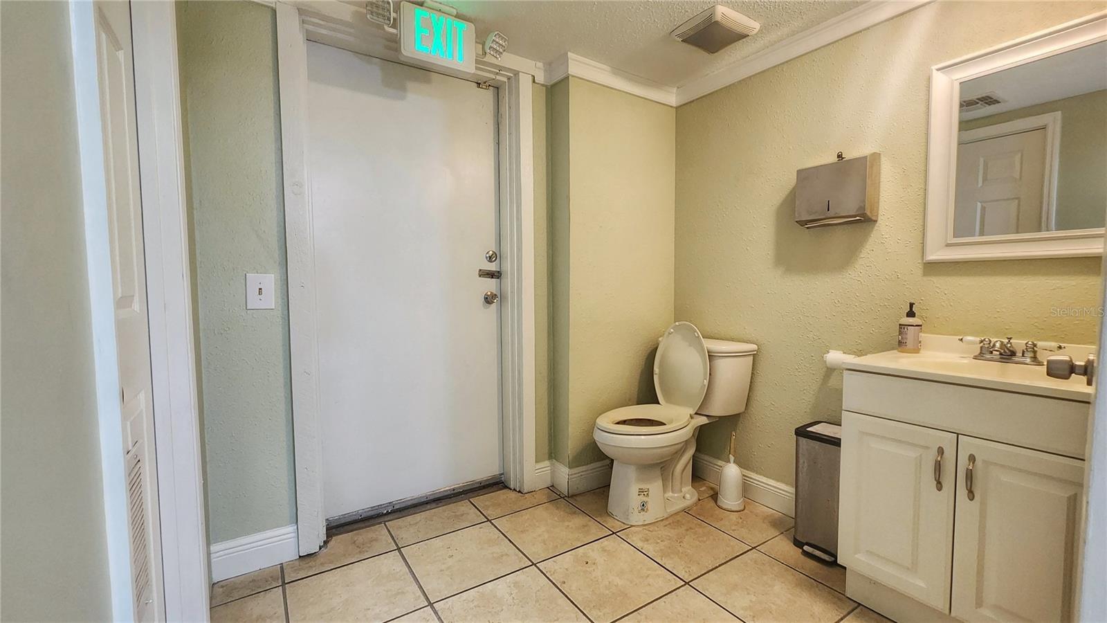 6802 COMMERCE AVE, PORT RICHEY, FL, 34668