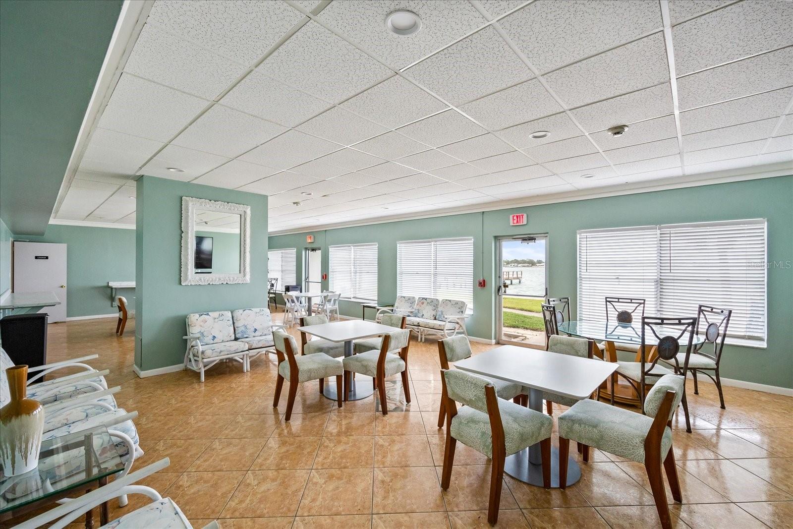 7200 SUNSHINE SKYWAY LN S #16G, ST PETERSBURG, FL, 33711