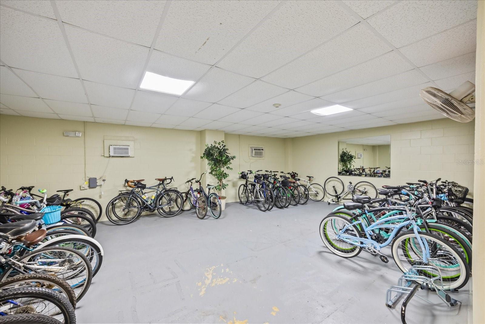 7200 SUNSHINE SKYWAY LN S #16G, ST PETERSBURG, FL, 33711