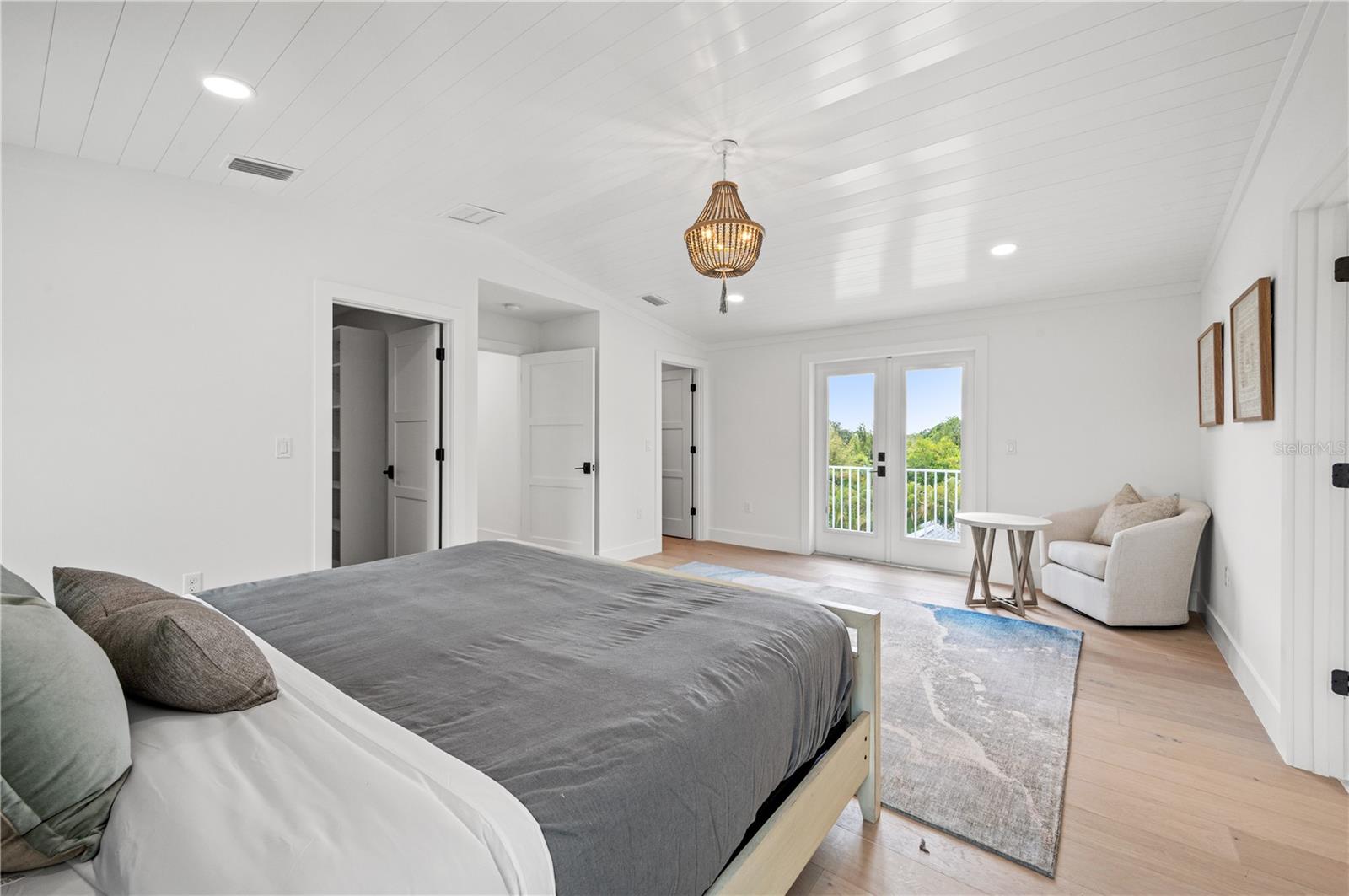 1647 SIESTA DR, SARASOTA, FL, 34239