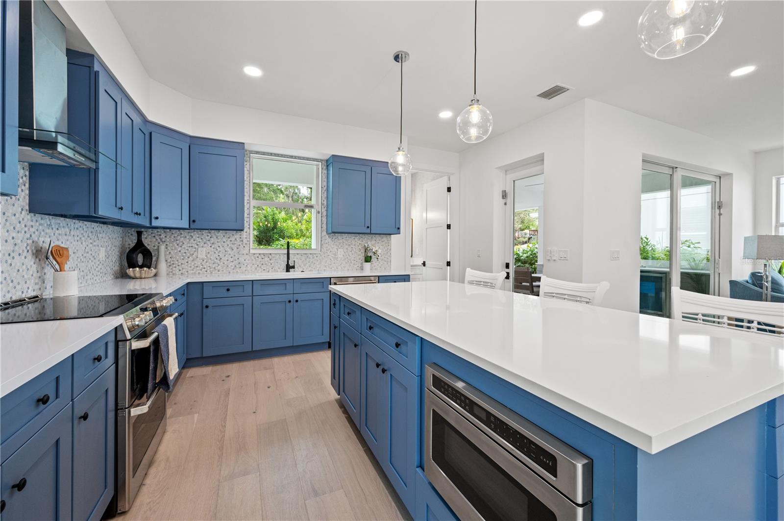 1647 SIESTA DR, SARASOTA, FL, 34239