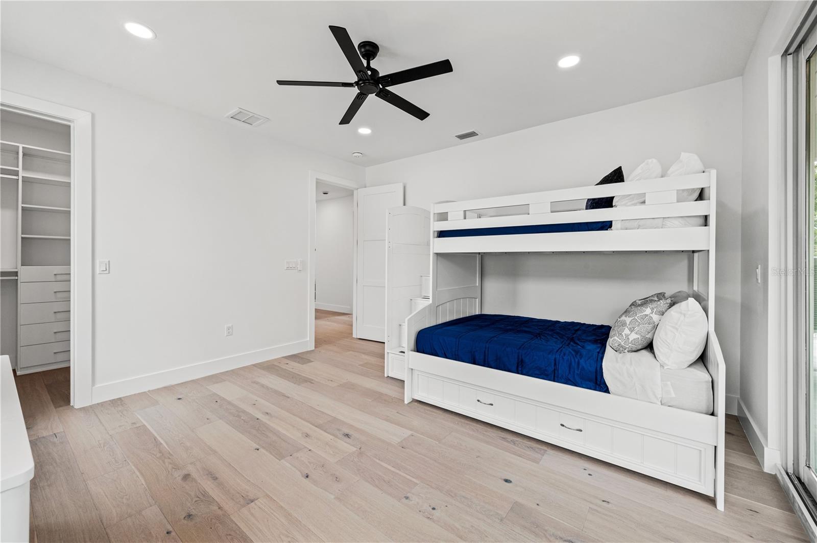 1647 SIESTA DR, SARASOTA, FL, 34239
