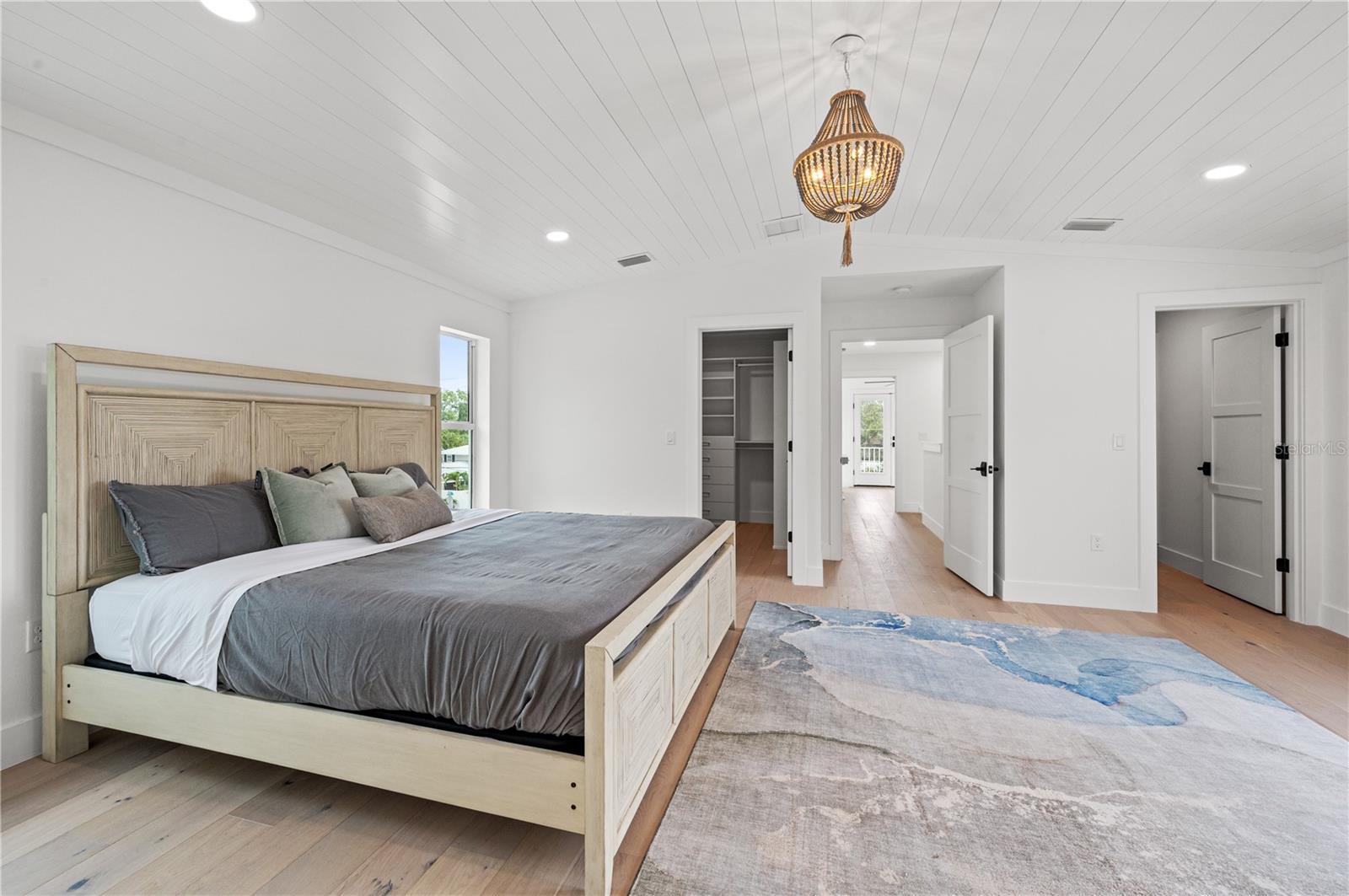 1647 SIESTA DR, SARASOTA, FL, 34239