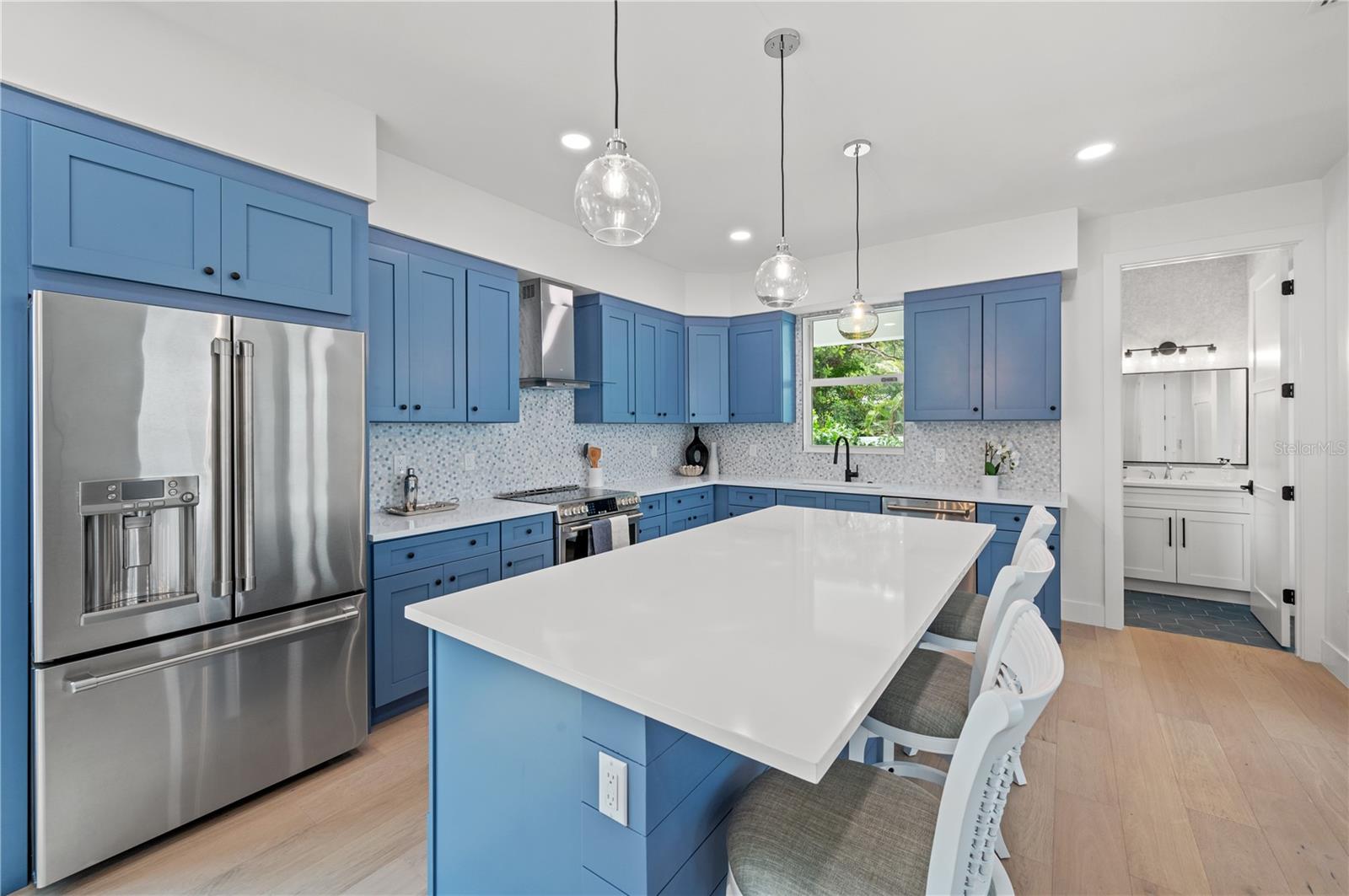1647 SIESTA DR, SARASOTA, FL, 34239