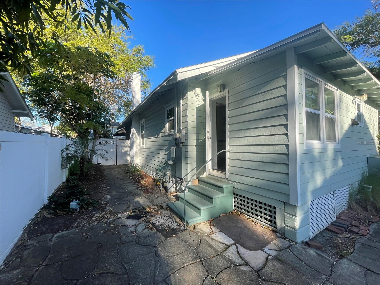 1231 HIGHLAND ST N, ST PETERSBURG, FL, 33701