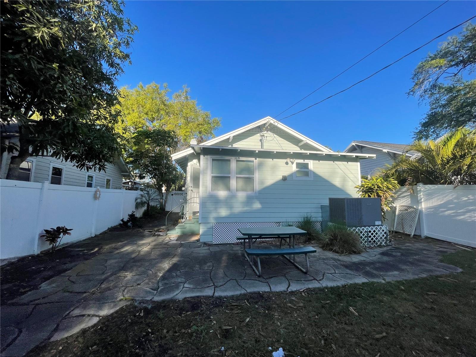 1231 HIGHLAND ST N, ST PETERSBURG, FL, 33701