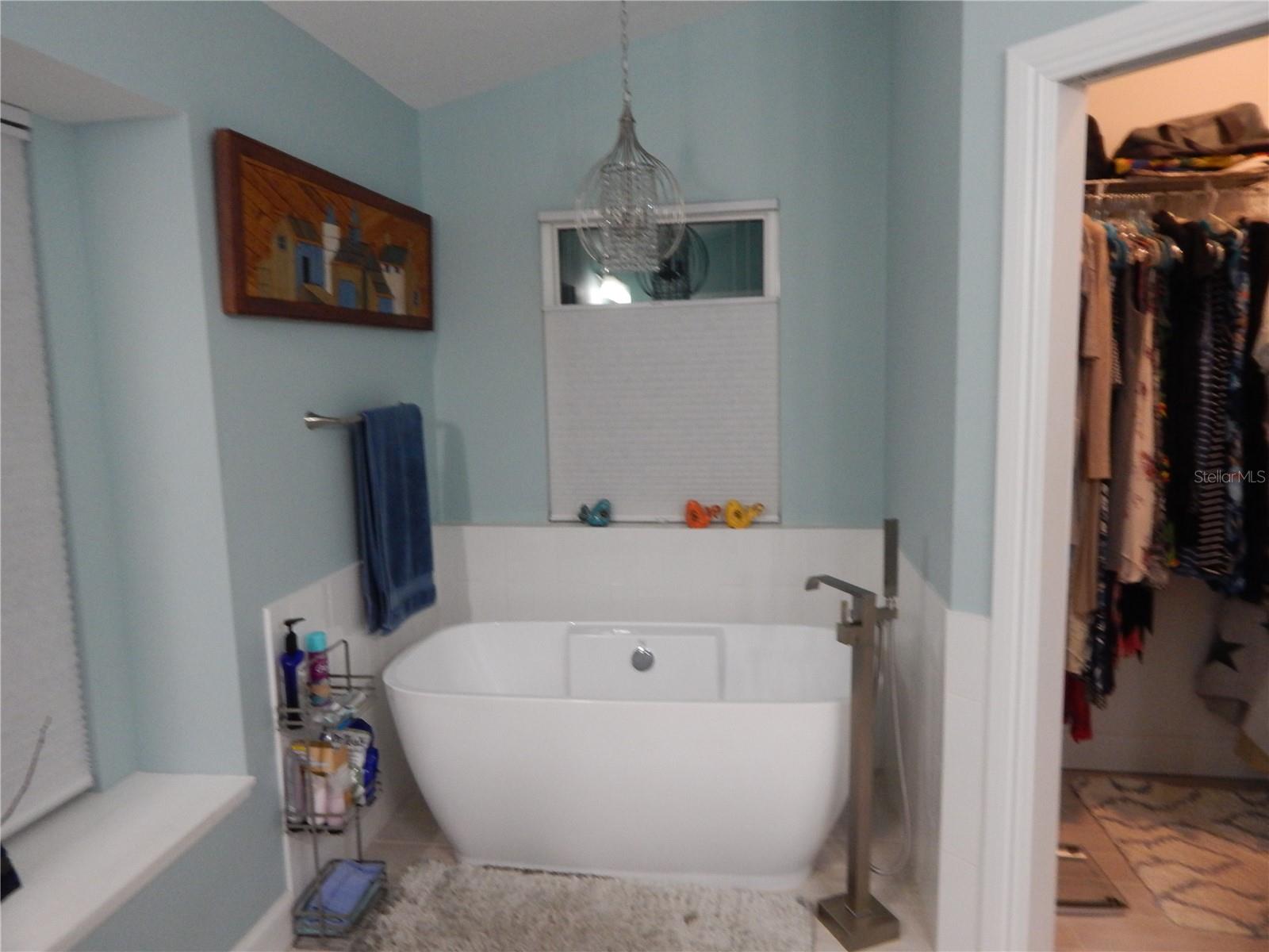 818 EDGEHILL DR, PALM HARBOR, FL, 34684