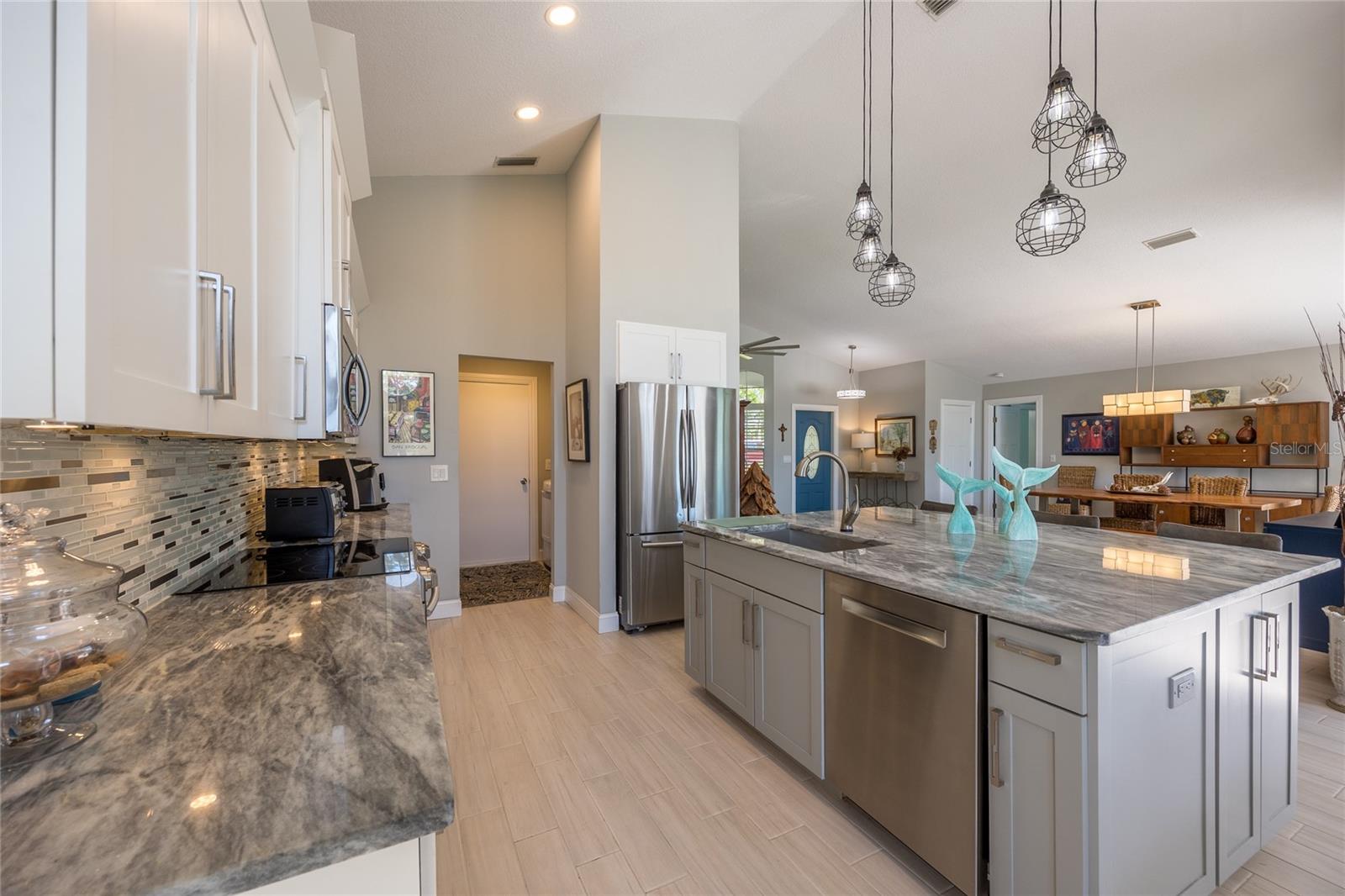 818 EDGEHILL DR, PALM HARBOR, FL, 34684