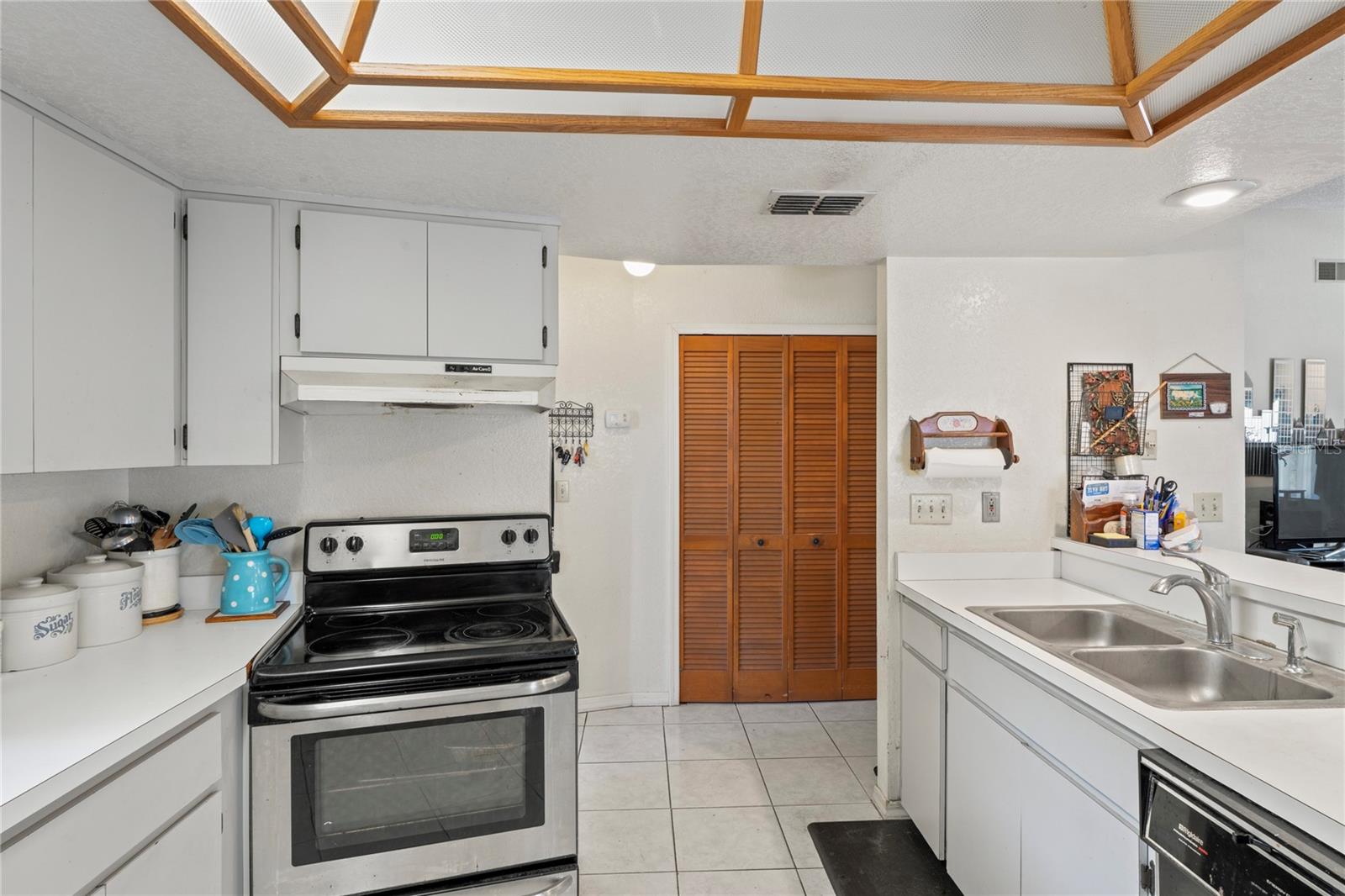 5940 106TH TER N, PINELLAS PARK, FL, 33782