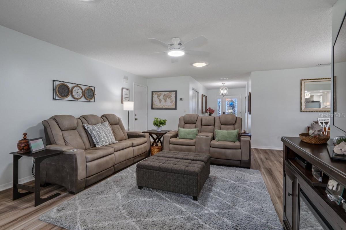 2503 LAMBDIN DR, SUN CITY CENTER, FL, 33573