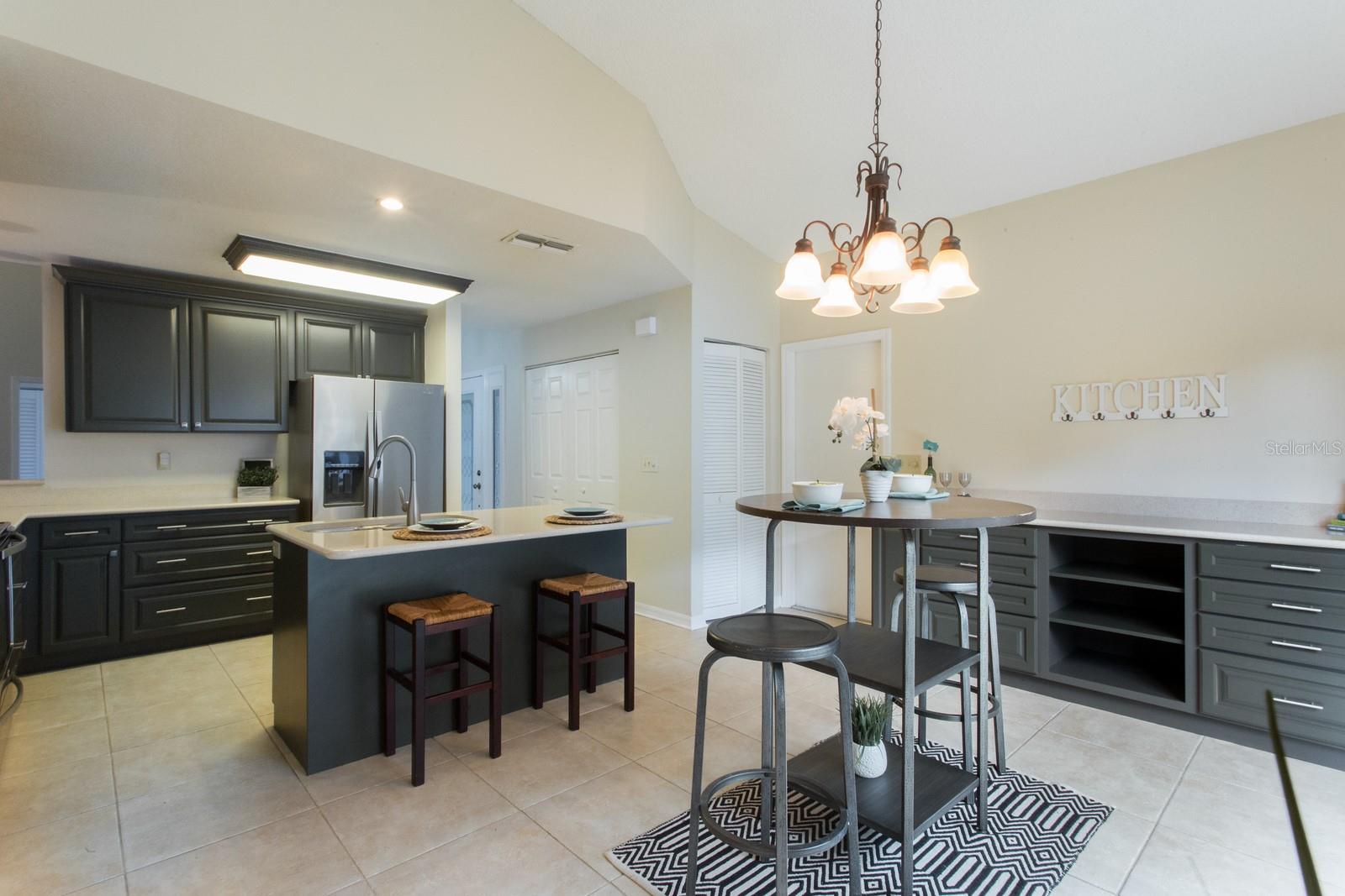 515 PADUA CIR NE, ST PETERSBURG, FL, 33703