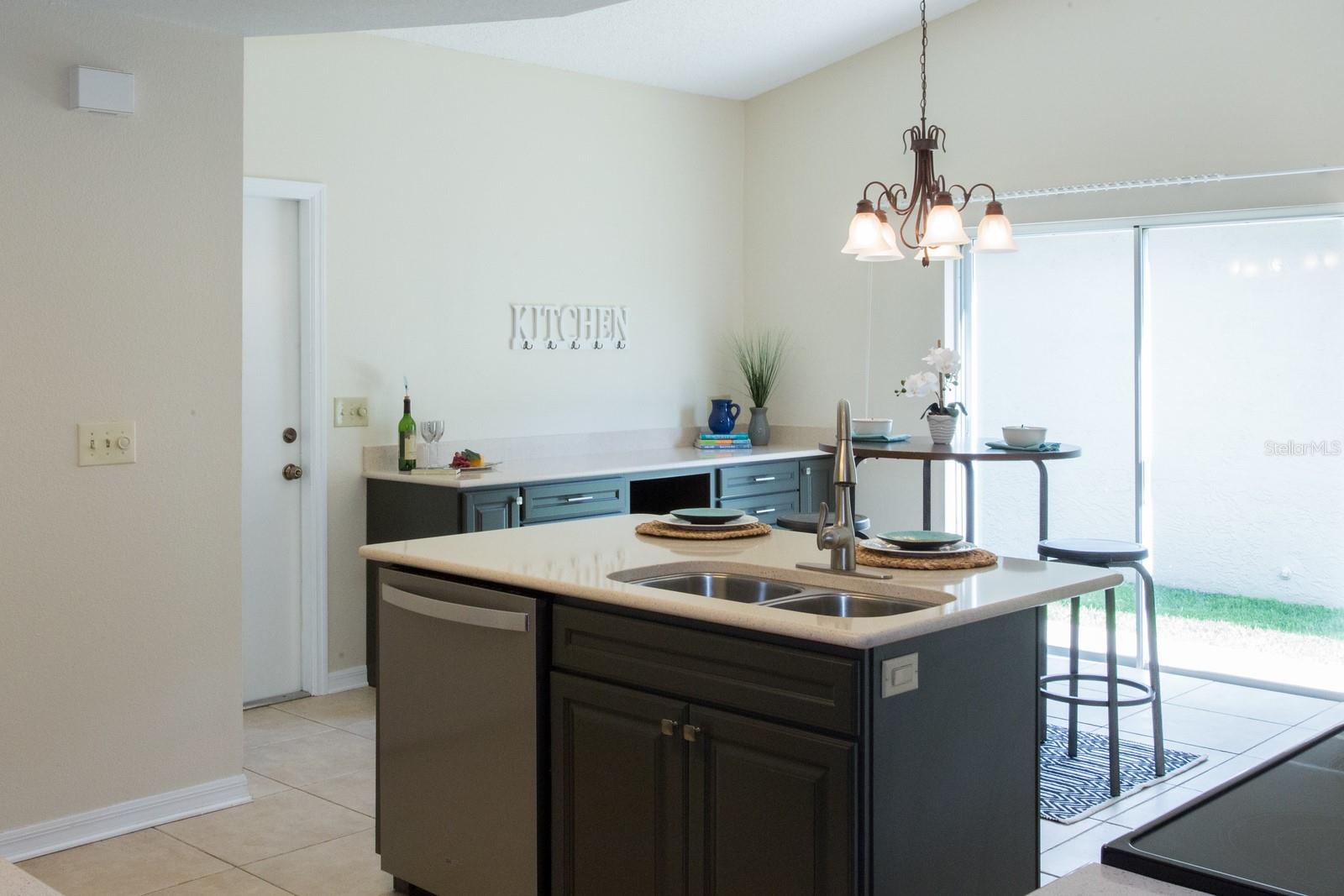 515 PADUA CIR NE, ST PETERSBURG, FL, 33703