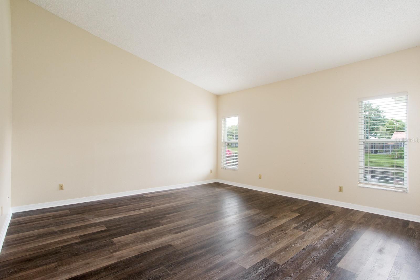 515 PADUA CIR NE, ST PETERSBURG, FL, 33703