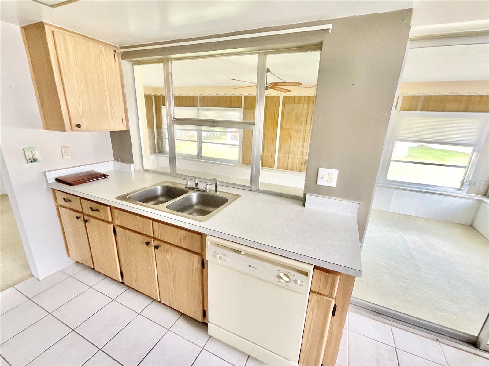 9360 140TH LN, SEMINOLE, FL, 33776