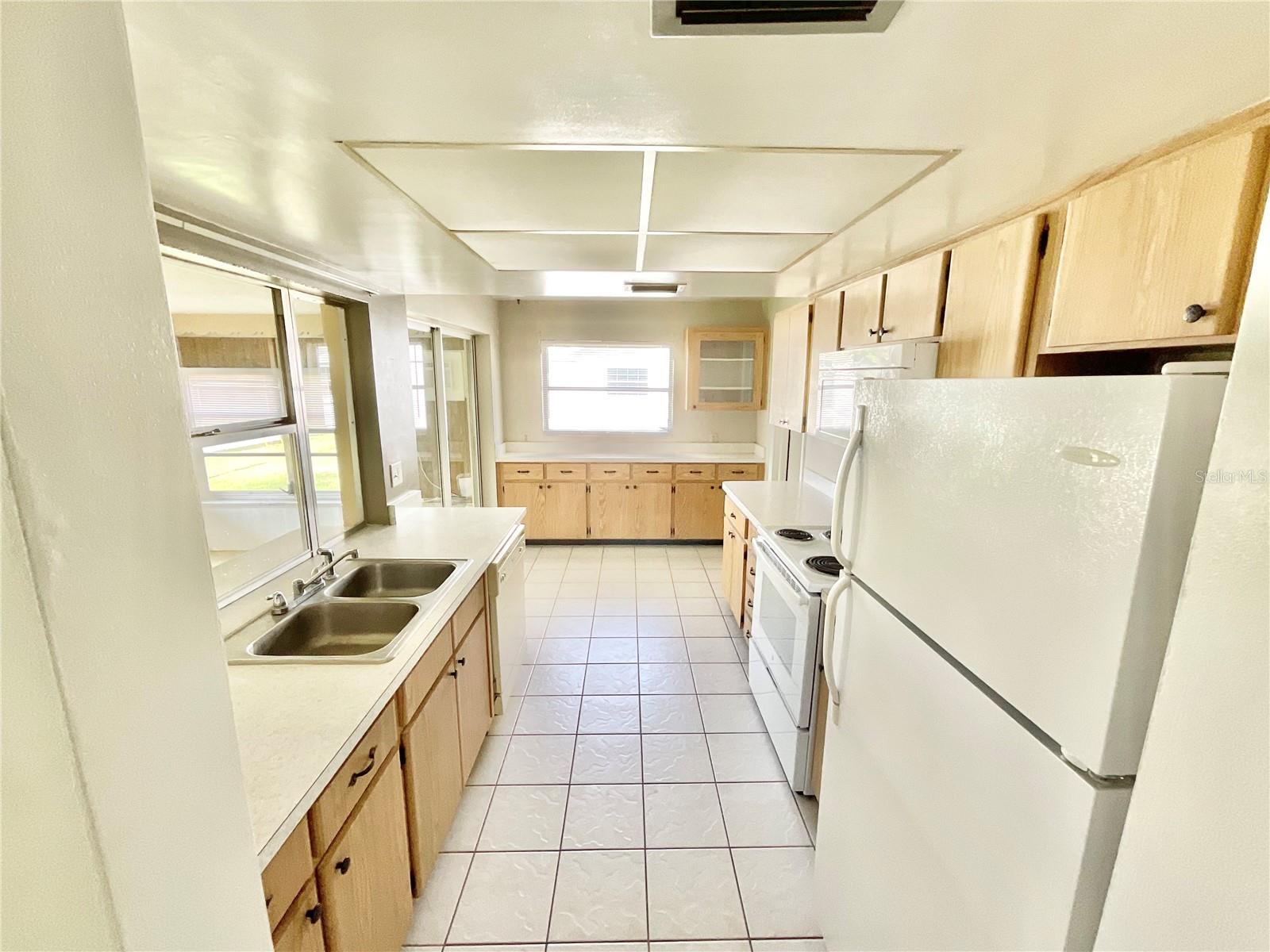 9360 140TH LN, SEMINOLE, FL, 33776