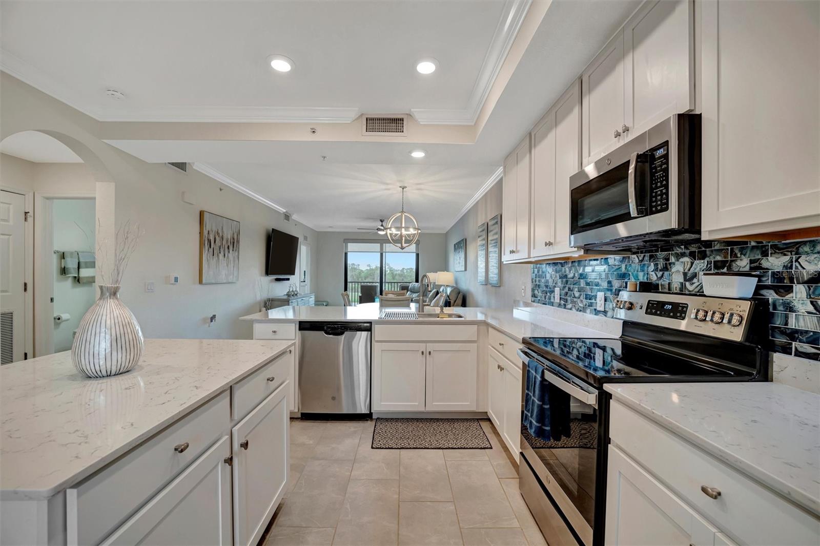 17626 GAWTHROP DR #305, BRADENTON, FL, 34211