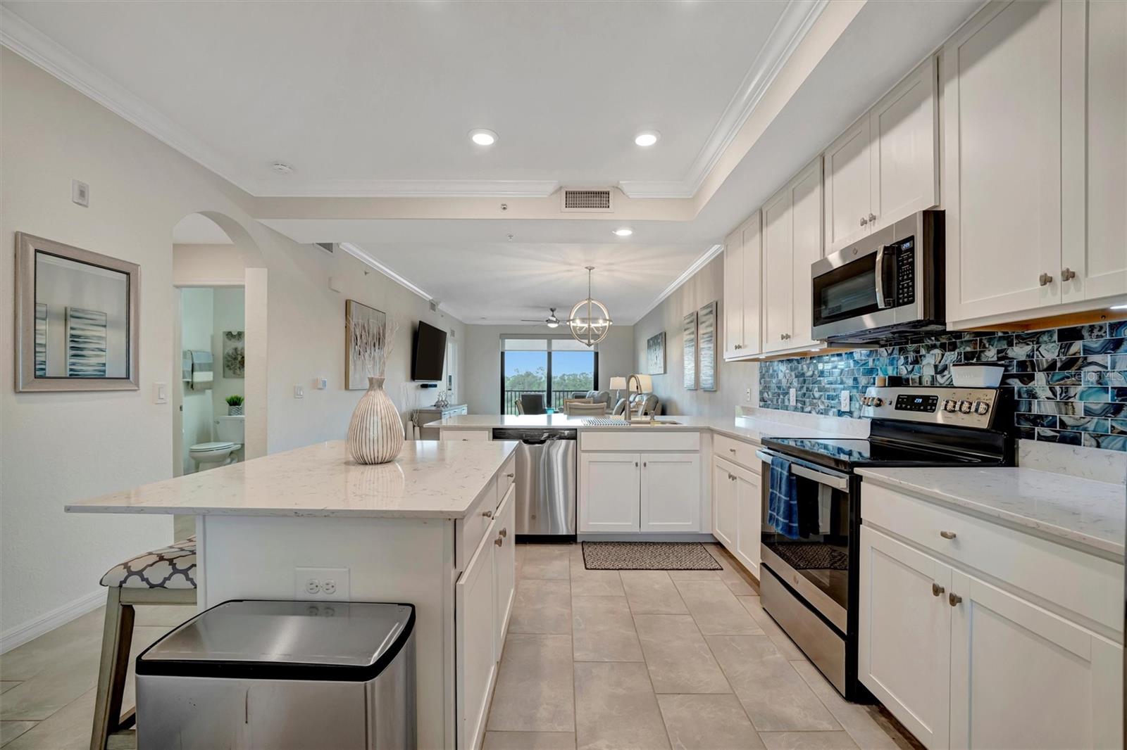 17626 GAWTHROP DR #305, BRADENTON, FL, 34211