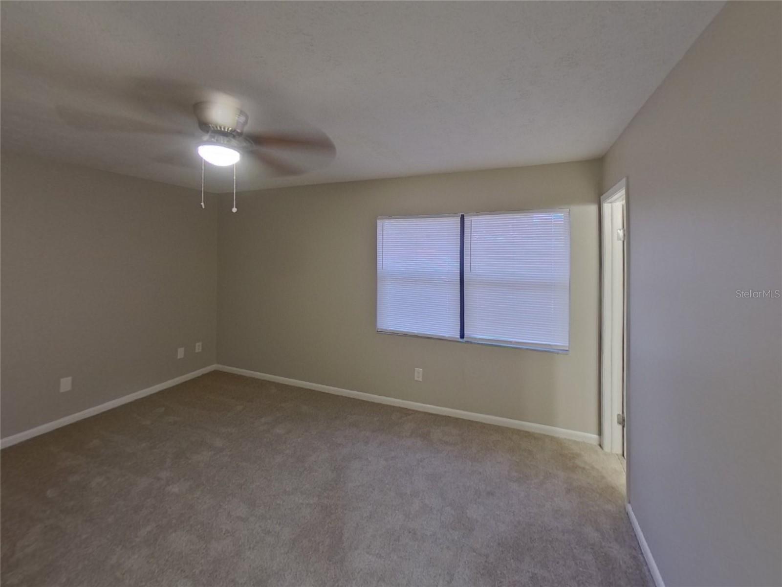 1401 OAK VALLEY DR, SEFFNER, FL, 33584