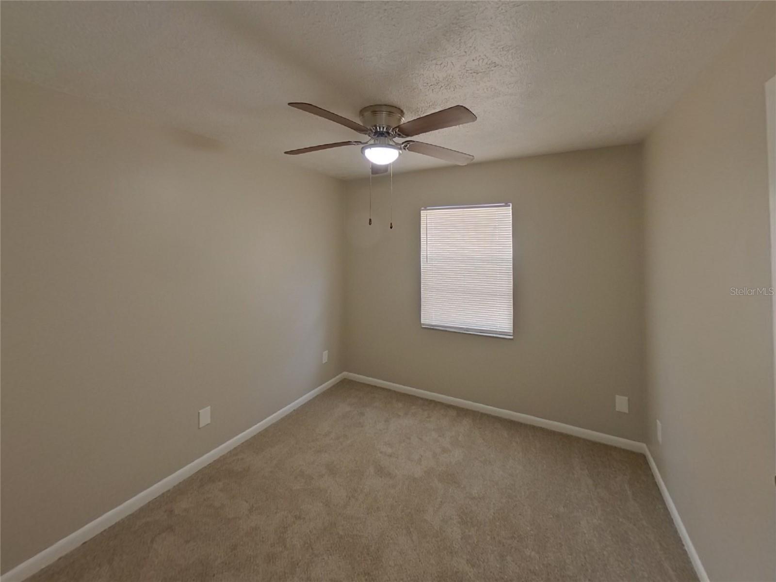 1401 OAK VALLEY DR, SEFFNER, FL, 33584