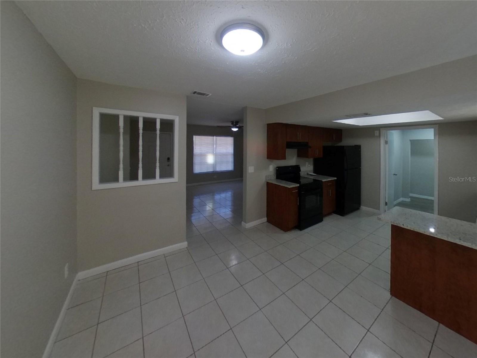 1401 OAK VALLEY DR, SEFFNER, FL, 33584