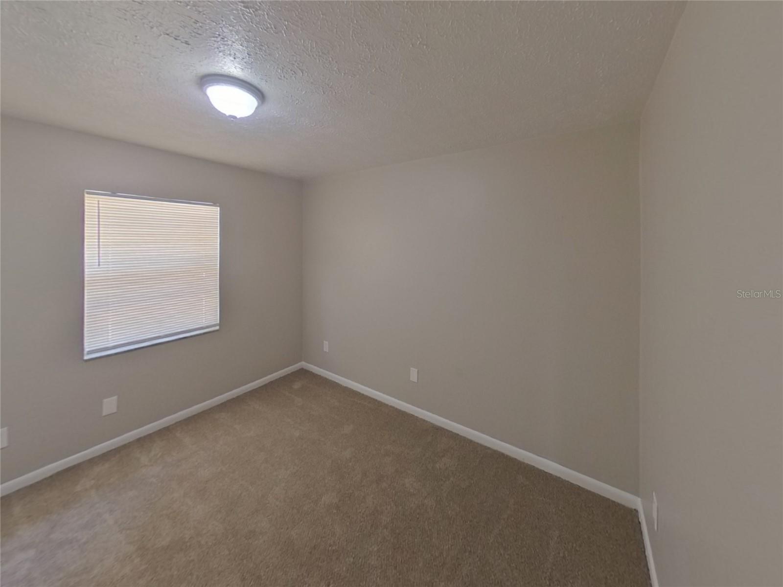 1401 OAK VALLEY DR, SEFFNER, FL, 33584