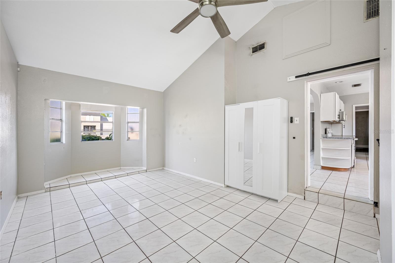 3310 W SWANN AVE, TAMPA, FL, 33609