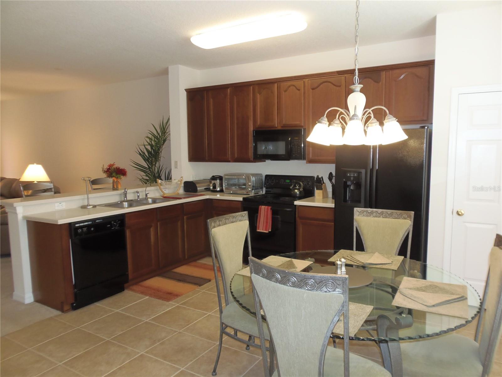 8777 CHRISTIE DR, LARGO, FL, 33771