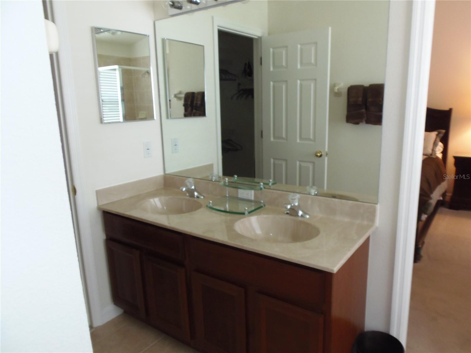 8777 CHRISTIE DR, LARGO, FL, 33771