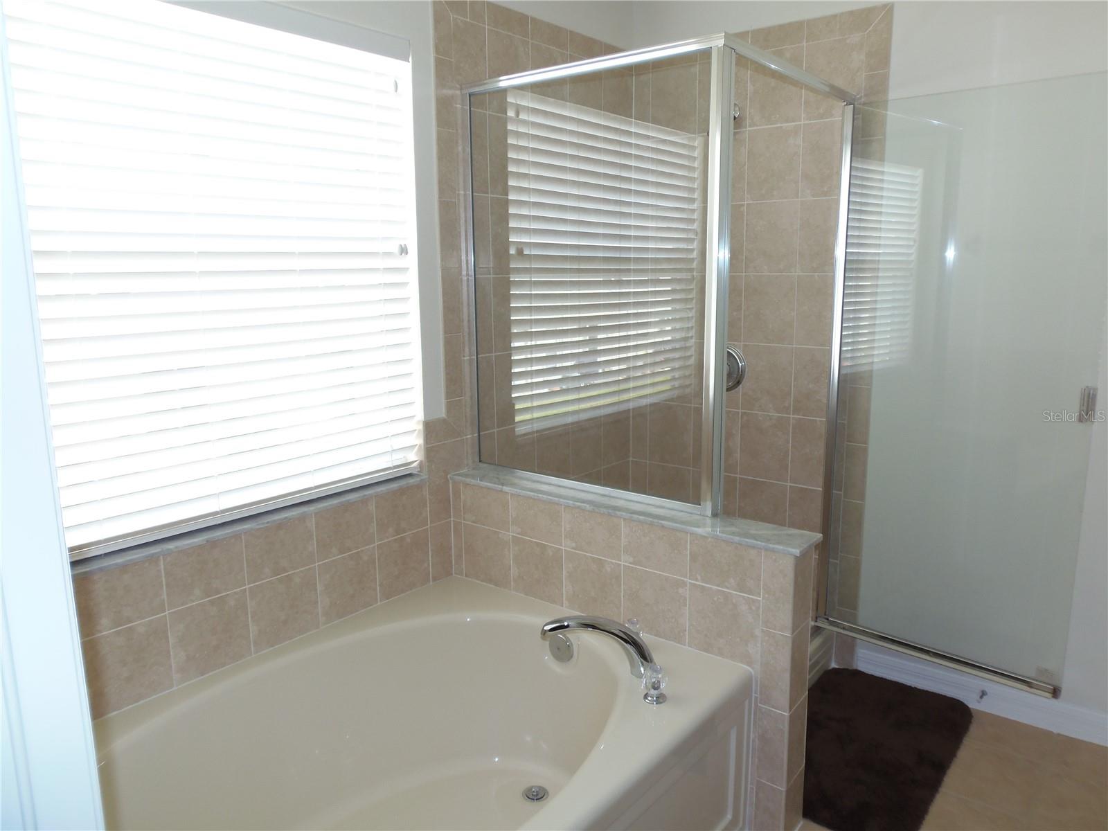 8777 CHRISTIE DR, LARGO, FL, 33771