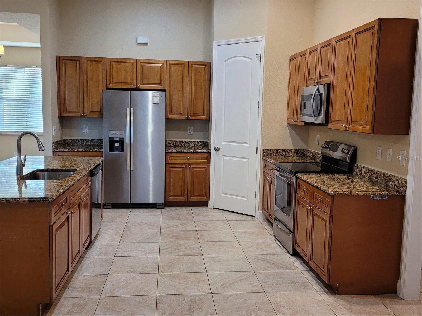 513 BOUNDARY BLVD, ROTONDA WEST, FL, 33947