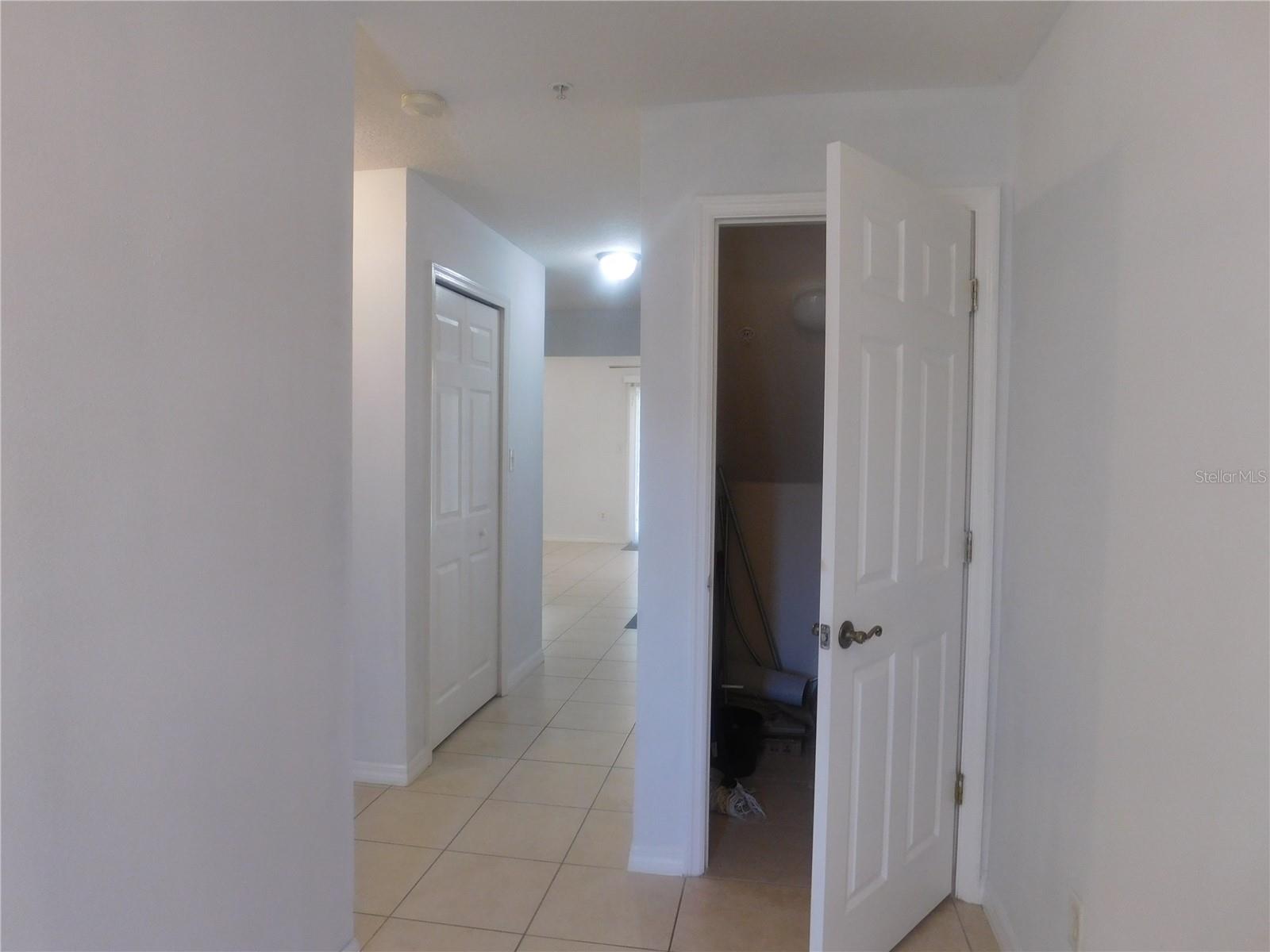 1050 DOLPHIN DR, WINTER GARDEN, FL, 34787