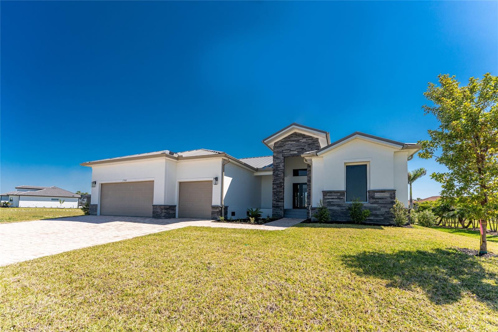 17320 COMINGO LN, PUNTA GORDA, FL, 33955