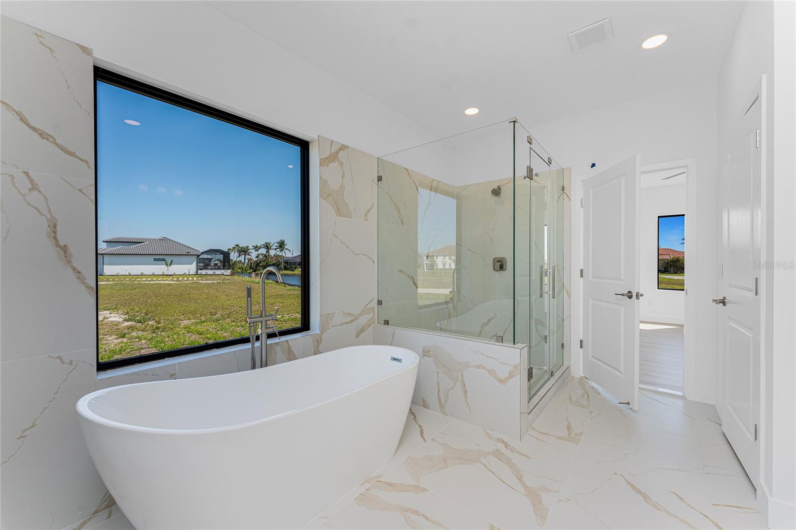 17320 COMINGO LN, PUNTA GORDA, FL, 33955