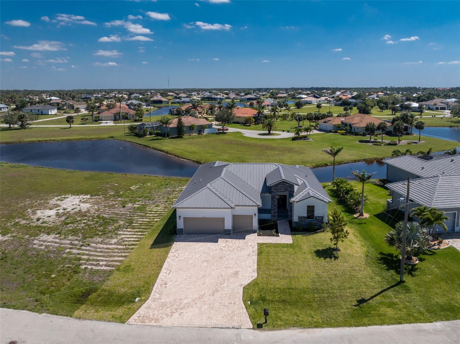 17320 COMINGO LN, PUNTA GORDA, FL, 33955