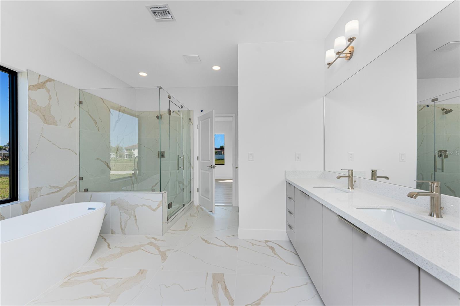 17320 COMINGO LN, PUNTA GORDA, FL, 33955