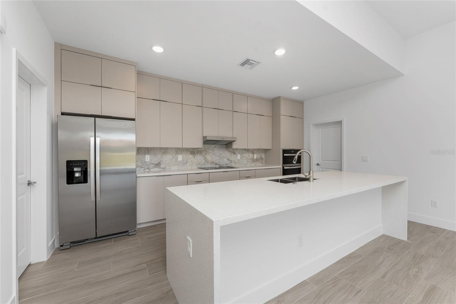 17320 COMINGO LN, PUNTA GORDA, FL, 33955