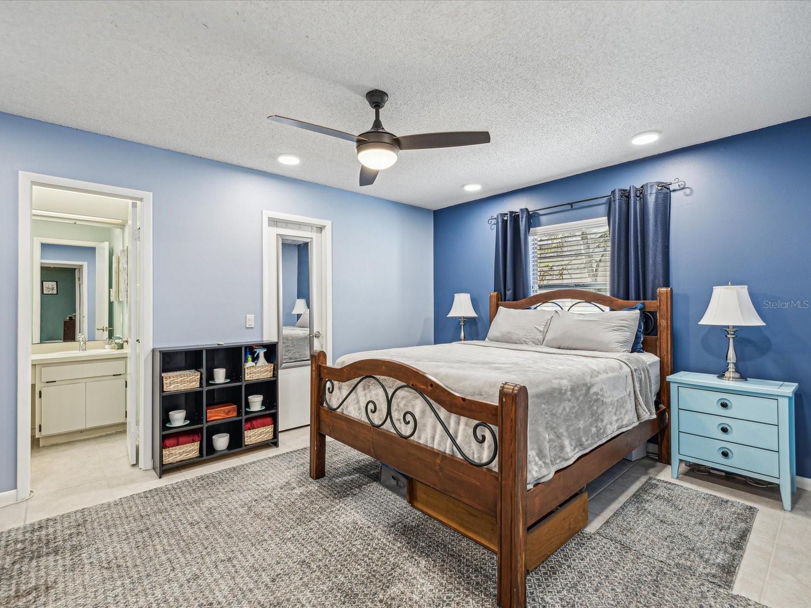 9914 SIR FREDERICK ST, TAMPA, FL, 33637