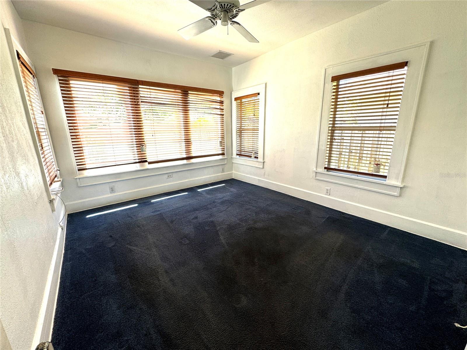 160 16TH AVE NE, ST PETERSBURG, FL, 33704