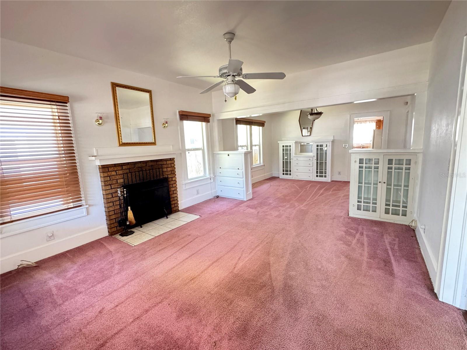 160 16TH AVE NE, ST PETERSBURG, FL, 33704